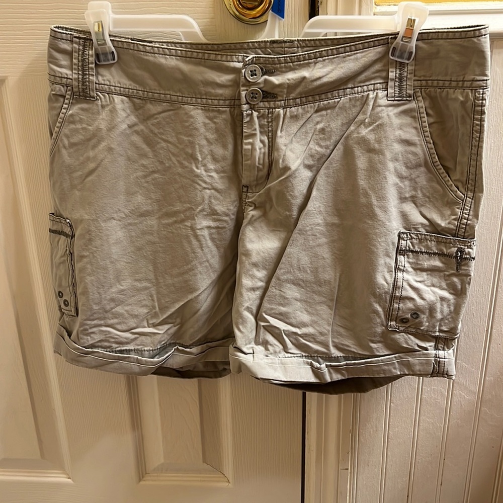 Mossimo grey cargo shorts size 15